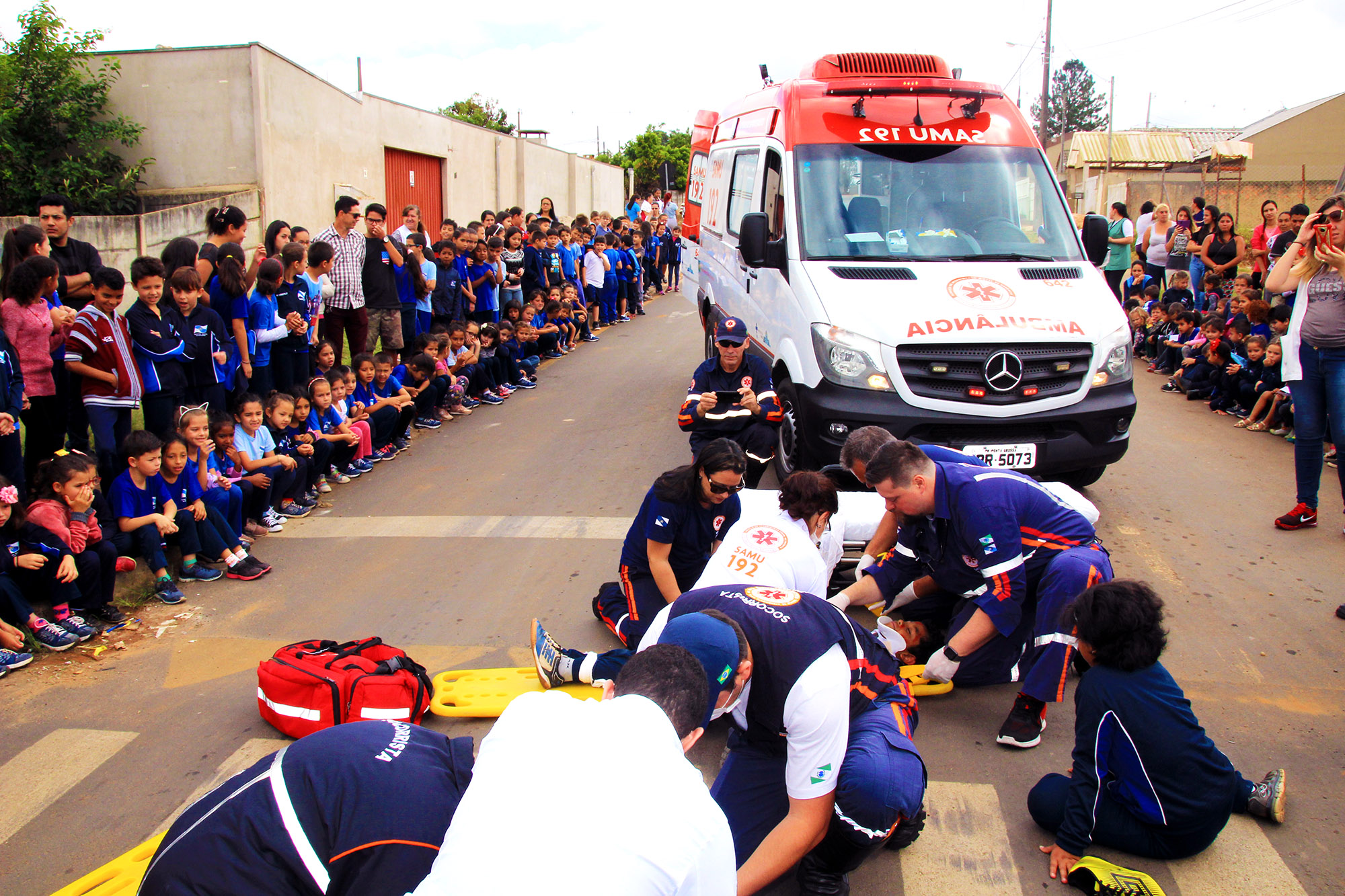 SAMU/Escola realiza simulado de acidente com estudantes