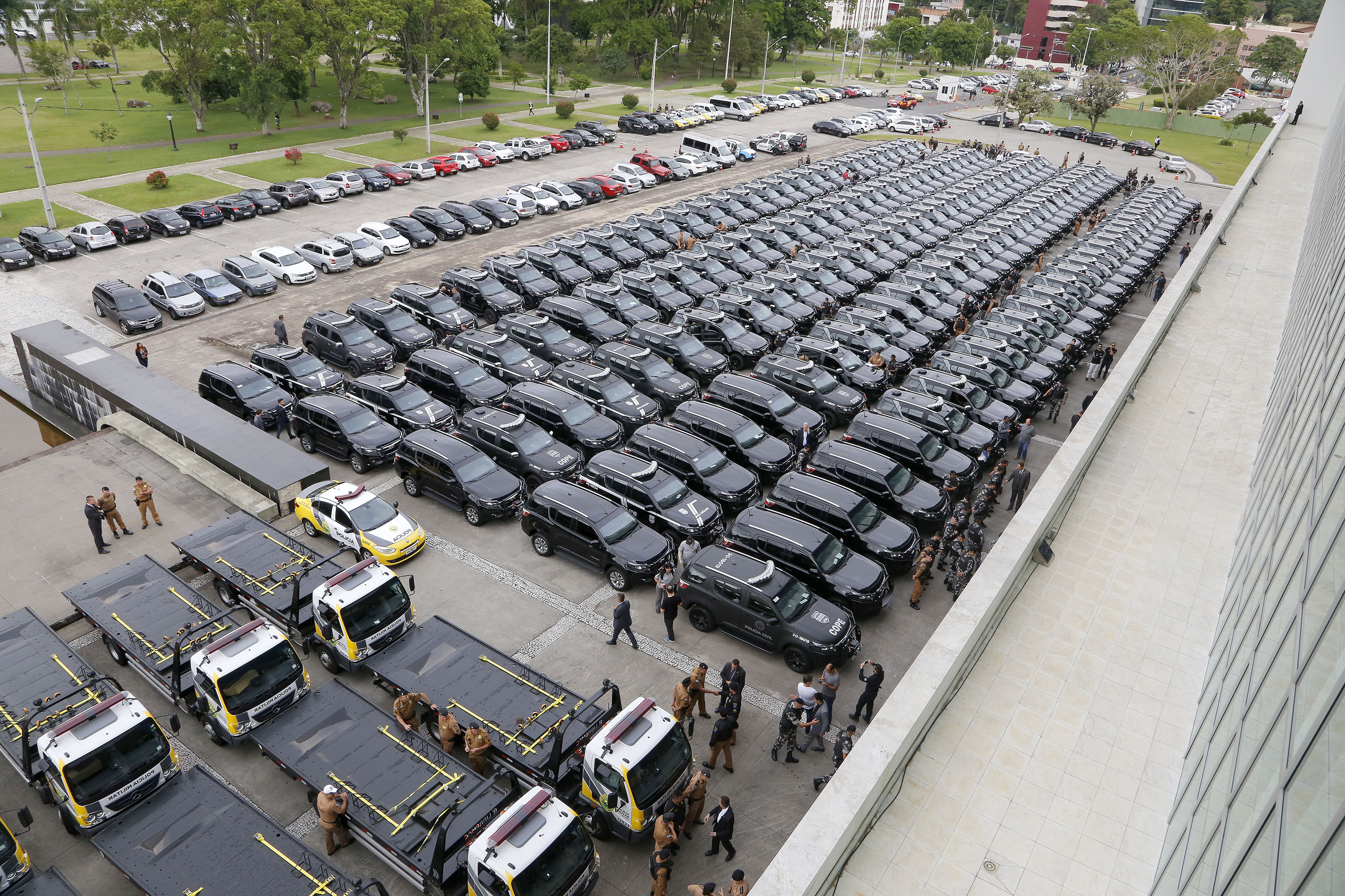 Segurança: Polícia Civil e Militar recebem 166 novos veículos