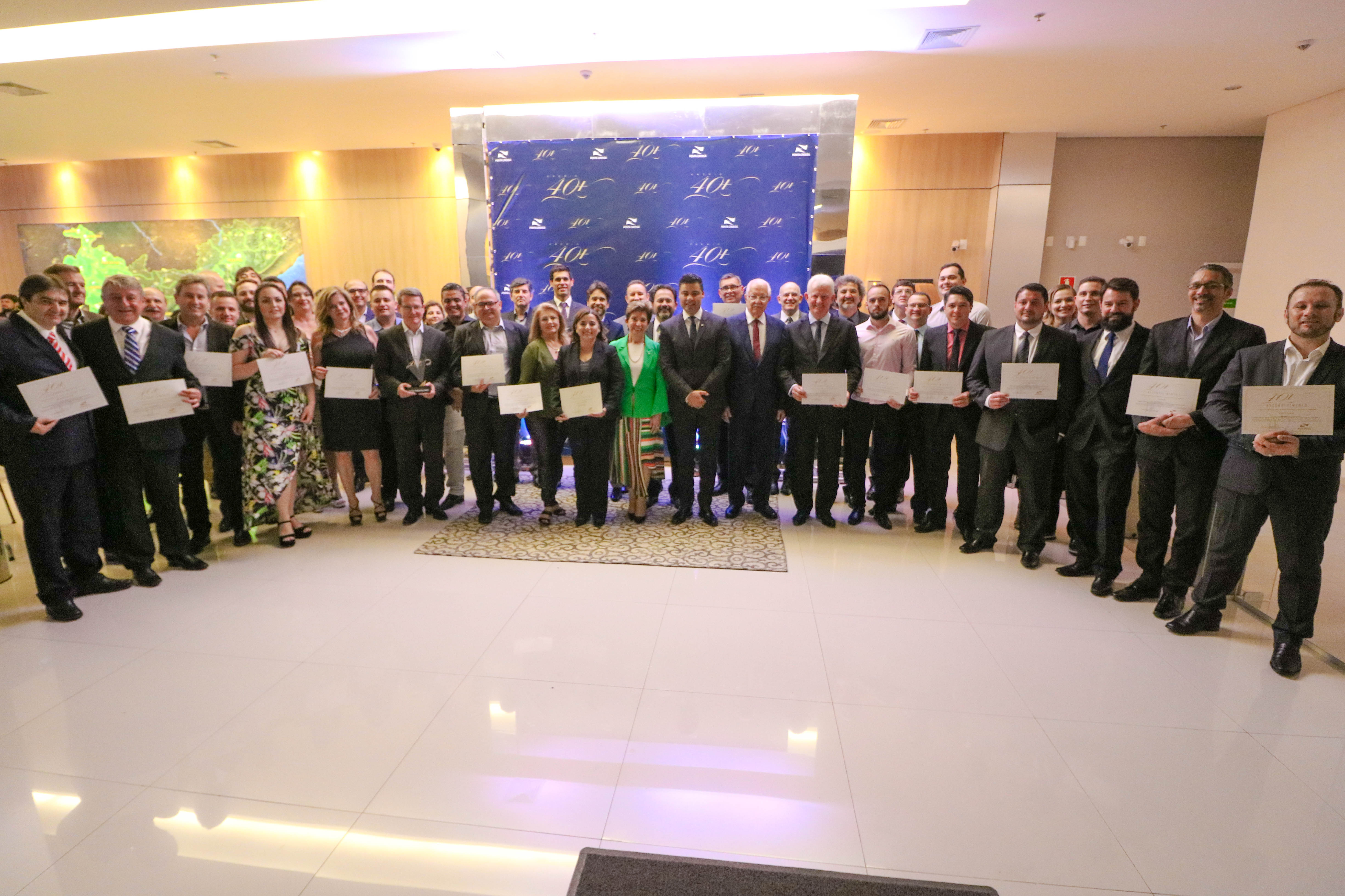 Prefeitura premia as 40 maiores empresas de Ponta Grossa