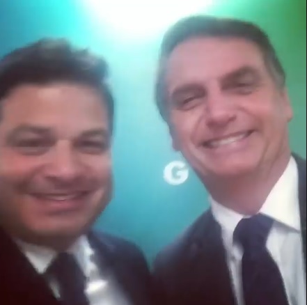 Sandro grava vídeo com Bolsonaro e deseja boa sorte ao presidente eleito