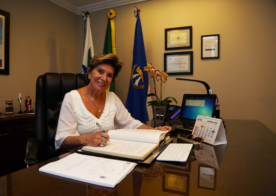 Elizabeth Schmidt estará à frente do governo municipal até 31 de janeiro