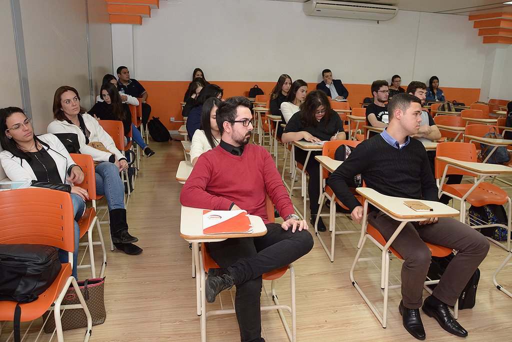 Curso de Direito do Cescage recebe conceito 4 em renovação de curso do MEC