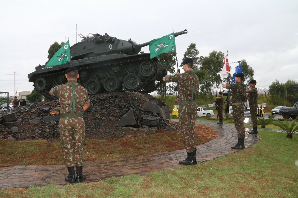 Monumento celebra história do Exército em Ponta Grossa