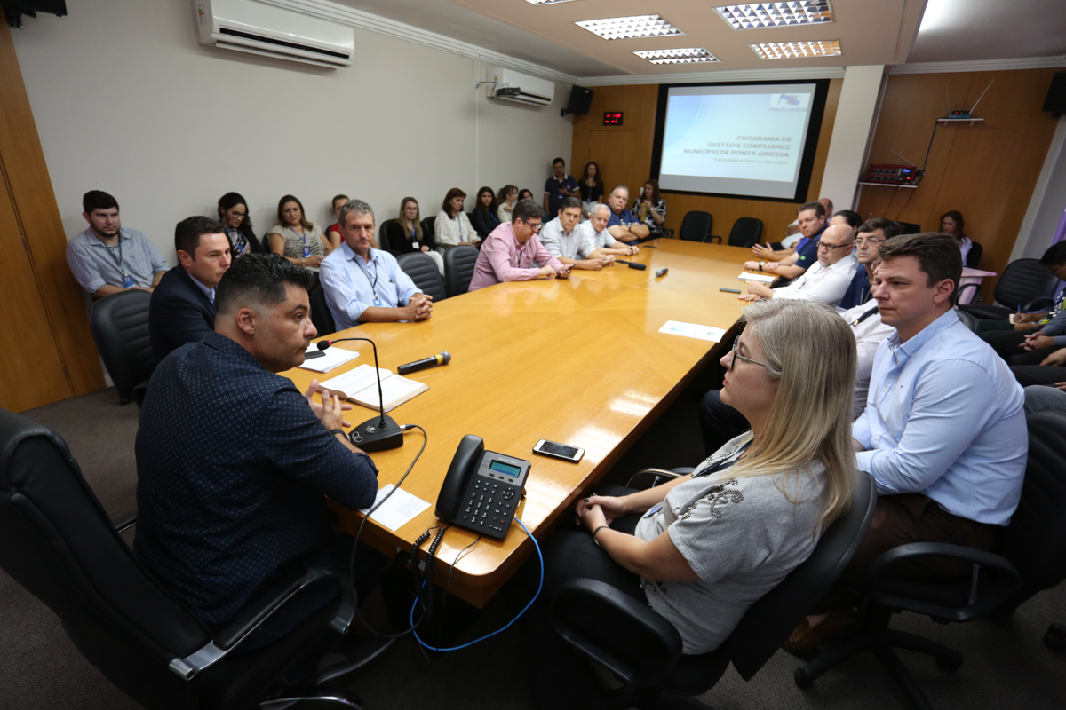 Secretariado participa de reunião de implantação do Compliance