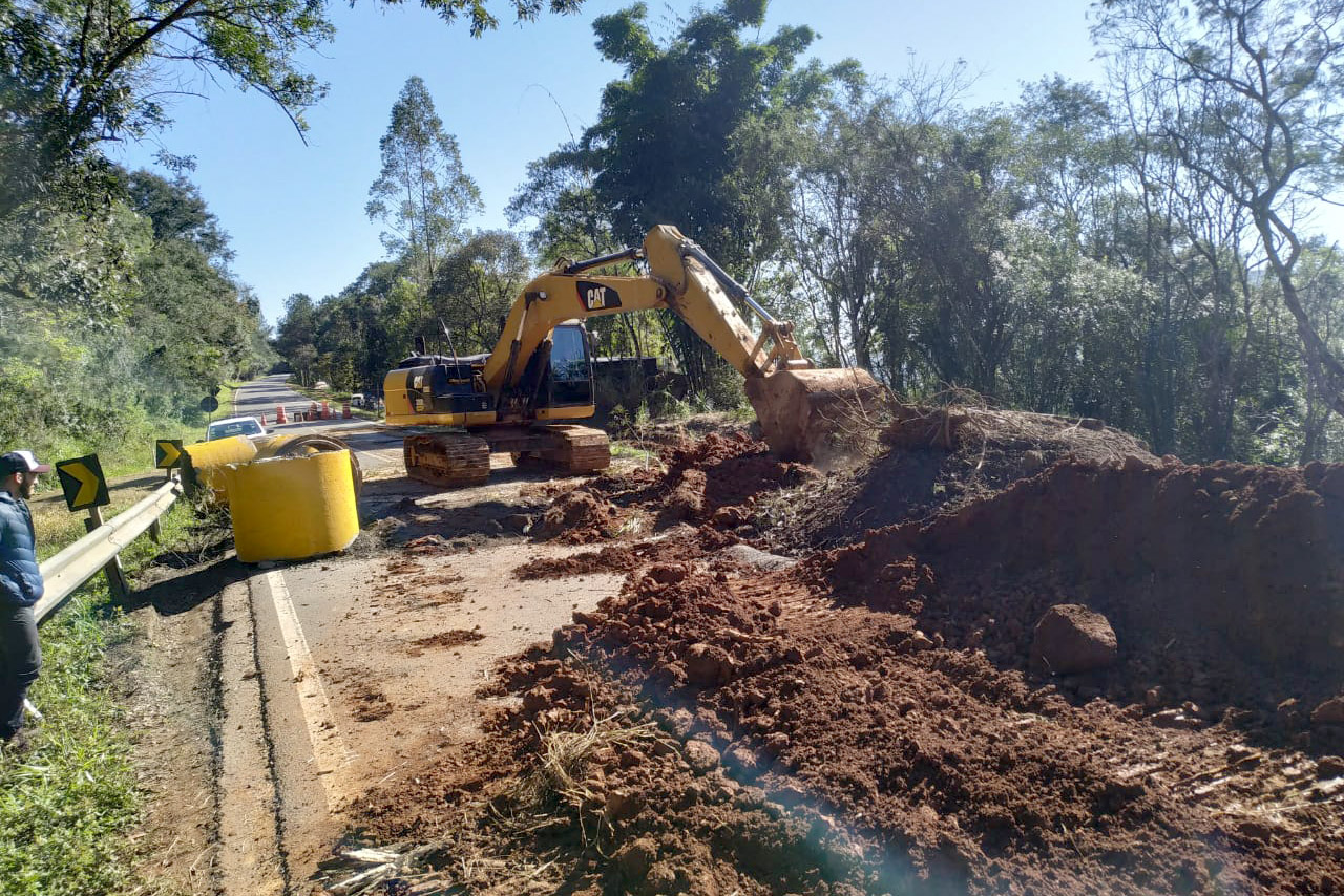 Obras de reconstrução da PR-340 são iniciadas nos Campos Gerais
