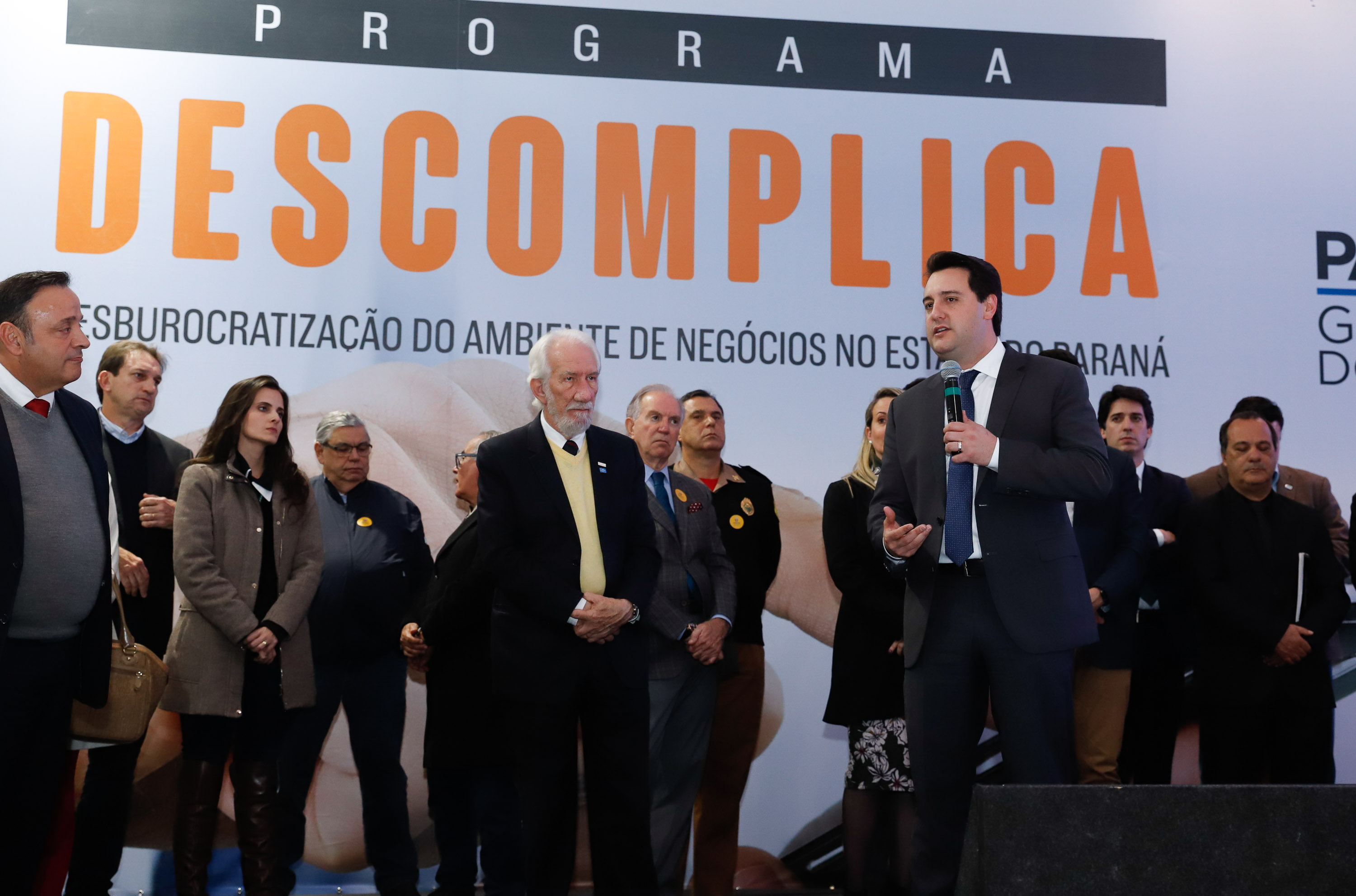 Ratinho Junior lança programa para agilizar abertura de novos negócios