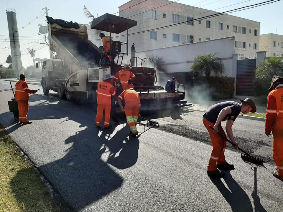 Uvaranas: Iniciam as obras de recuperação do asfalto na 'Teixeira Mendes'