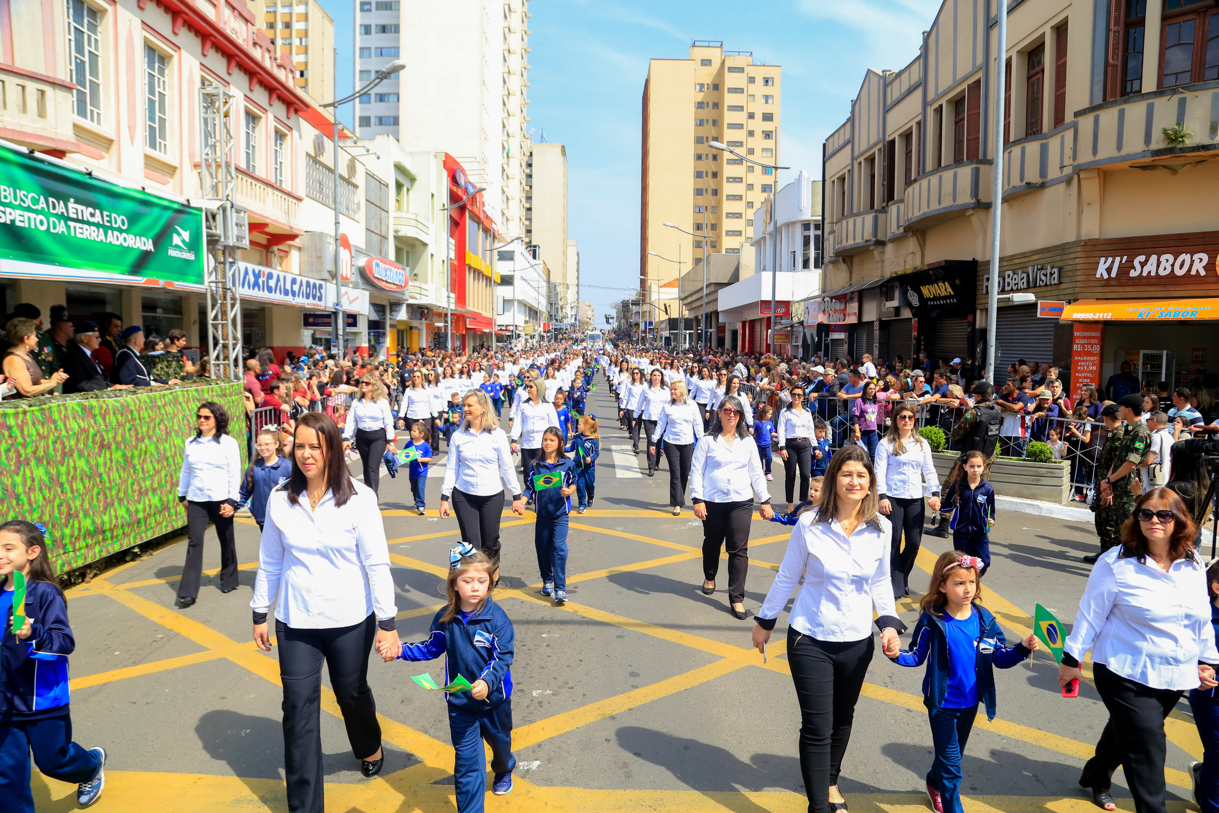 Desfile dos 196 anos de PG deve levar quase 30 mil pessoas à 'Av. Vicente Machado'
