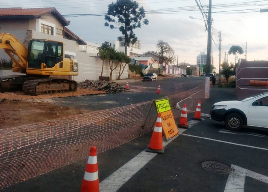 AMTT alerta para trechos de vias bloqueados durante obras de pavimentação