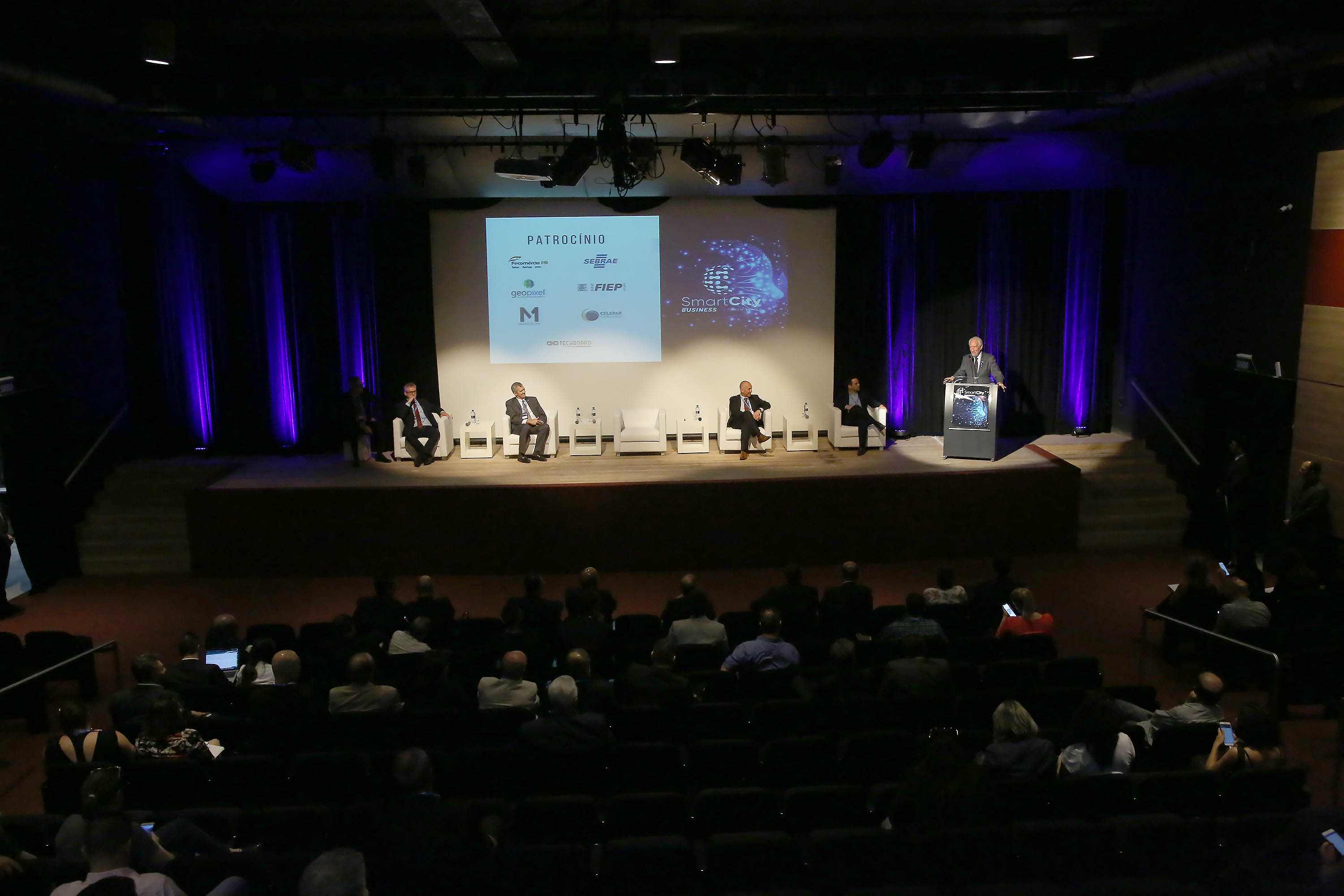 Paraná Inteligência Artificial é apresentado em fórum da Smart City