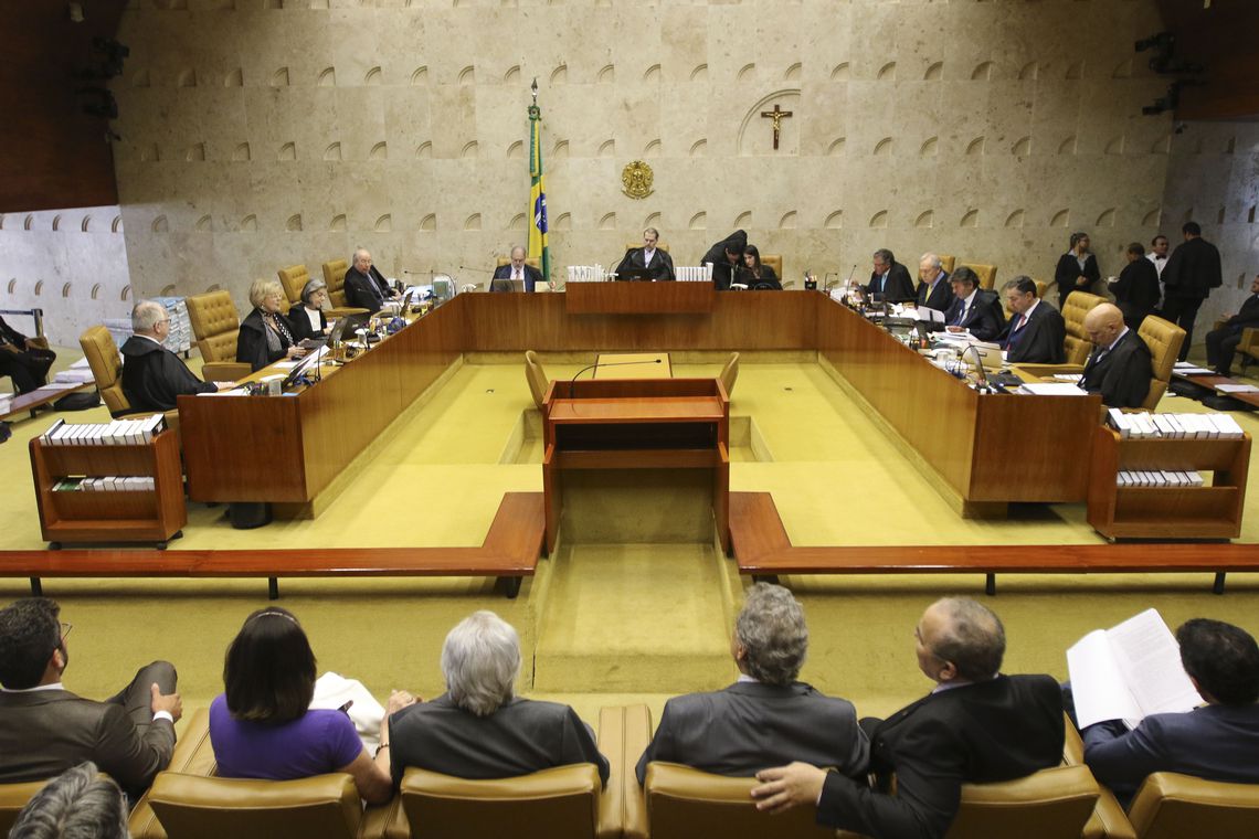STF acata ação da OAB e acaba com aposentadorias especiais a ex-governadores do Paraná