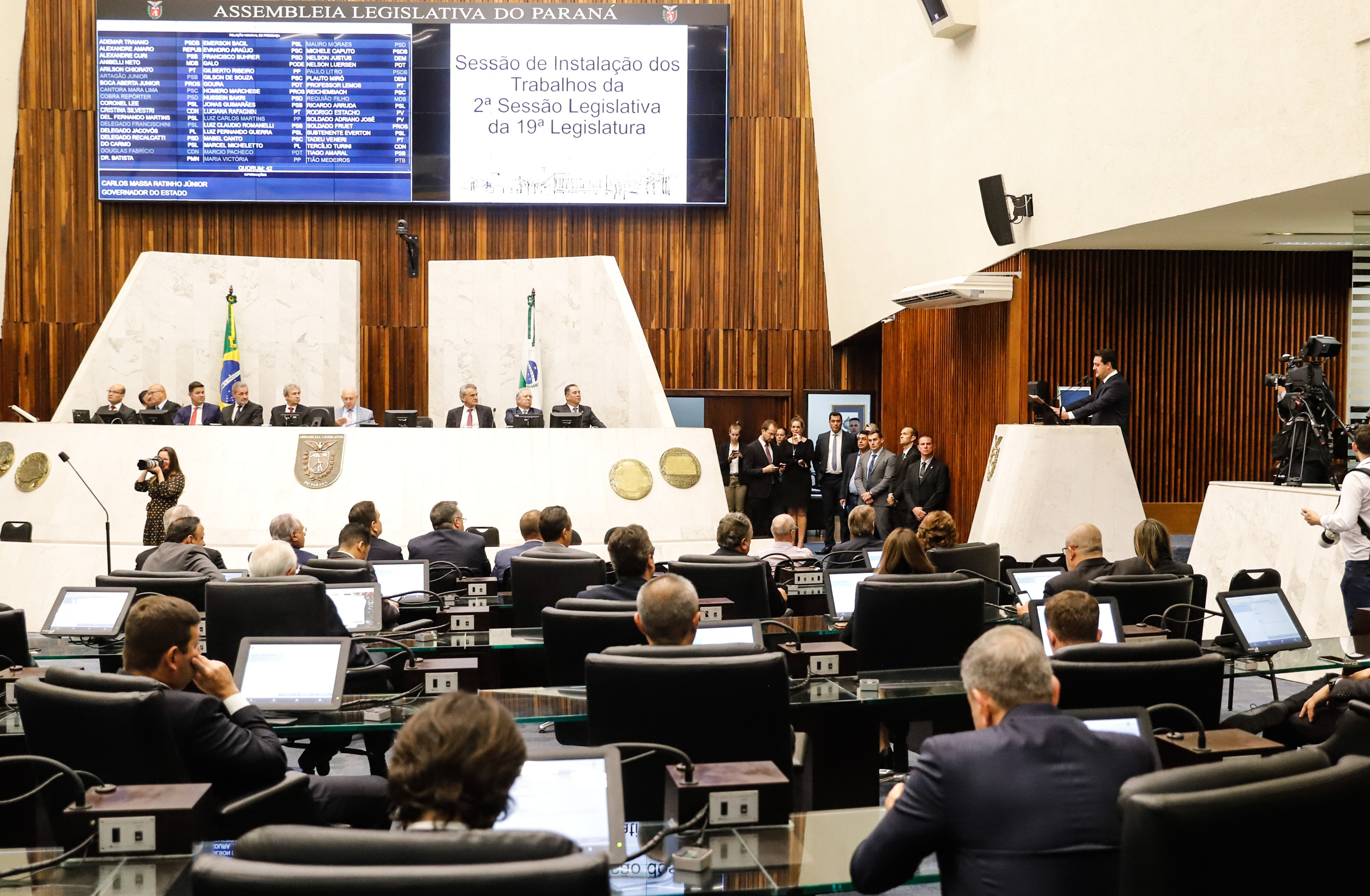 Ratinho Junior destaca avanços do Paraná na abertura do ano legislativo