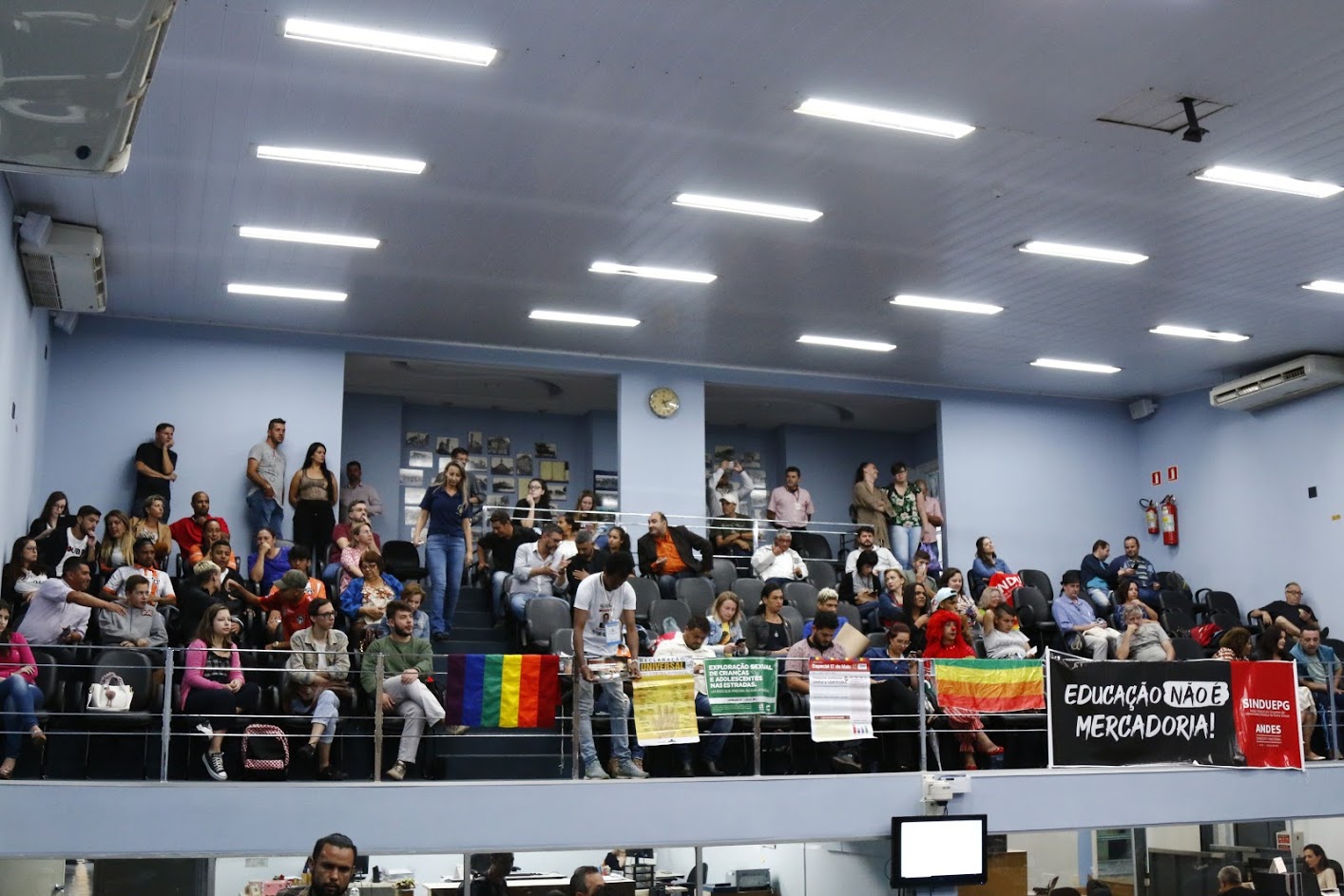 Câmara retira para vistas por 15 dias projeto sobre ideologia de gênero nas escolas