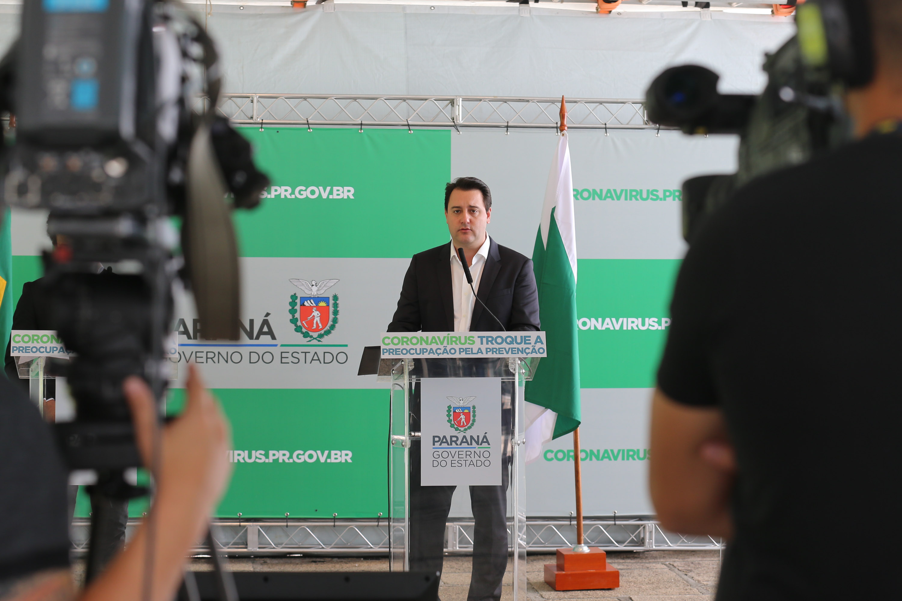Governador anuncia pacote de R$ 1 bilhão para preservar os empregos no PR