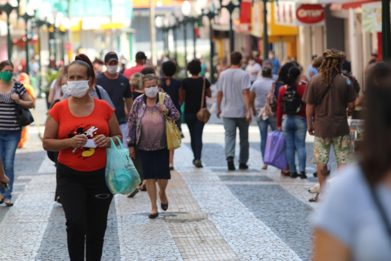 Usar a máscara inadequadamente pode aumentar o índice de contaminação, alerta FMS