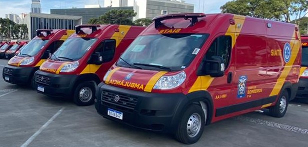 Plauto entrega ambulâncias para SIATE e caminhões para os Bombeiros