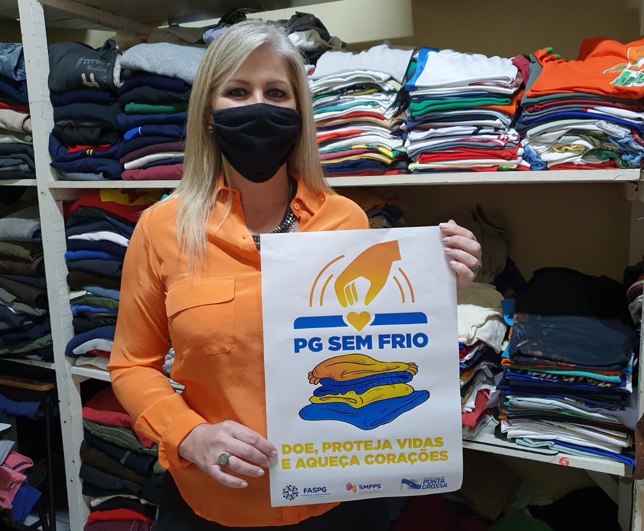 Prefeitura lança campanha 'PG Sem Frio' para arrecadar cobertores e roupas