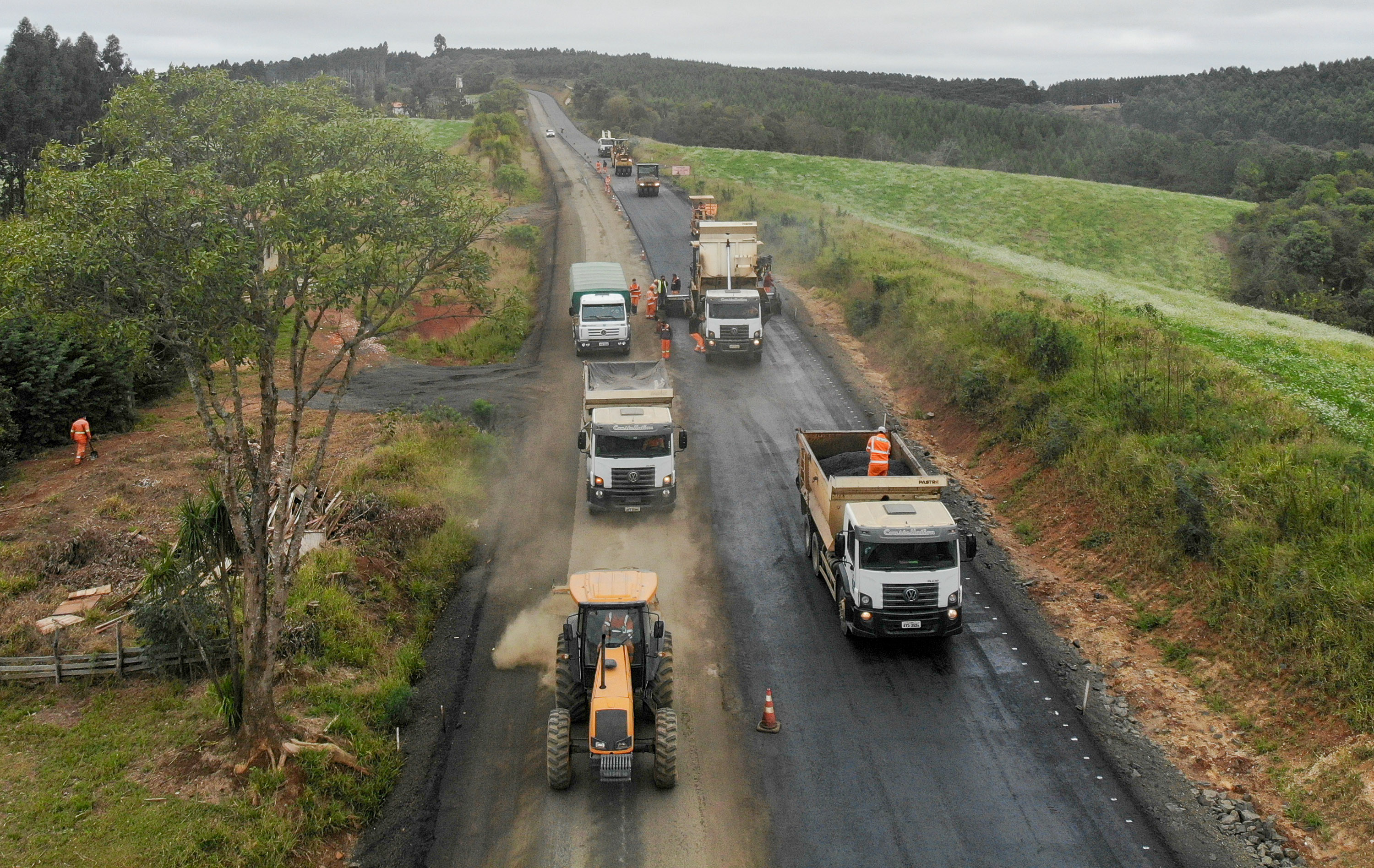 Pavimentação da PR-364, entre Irati e São Mateus do Sul, já muda vida de quem vive na região