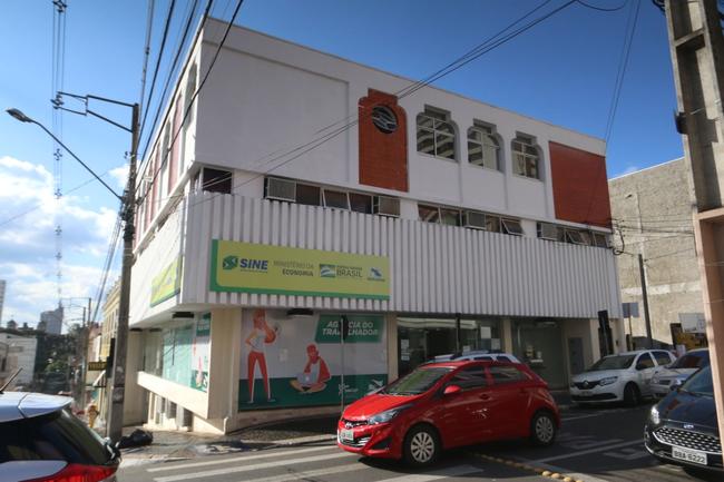 PG é a única das cinco principais cidades do Paraná com saldo positivo de emprego