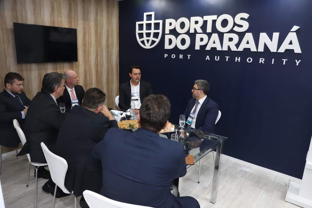 Em feira internacional, governador destaca potenciais e recordes dos portos do PR