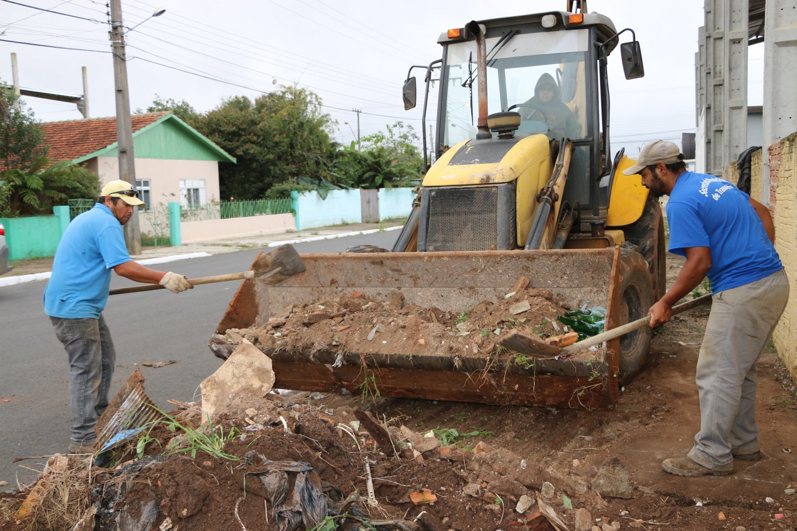 Castro: Operação realiza ações de manutenção e melhorias na Vila Rio Branco