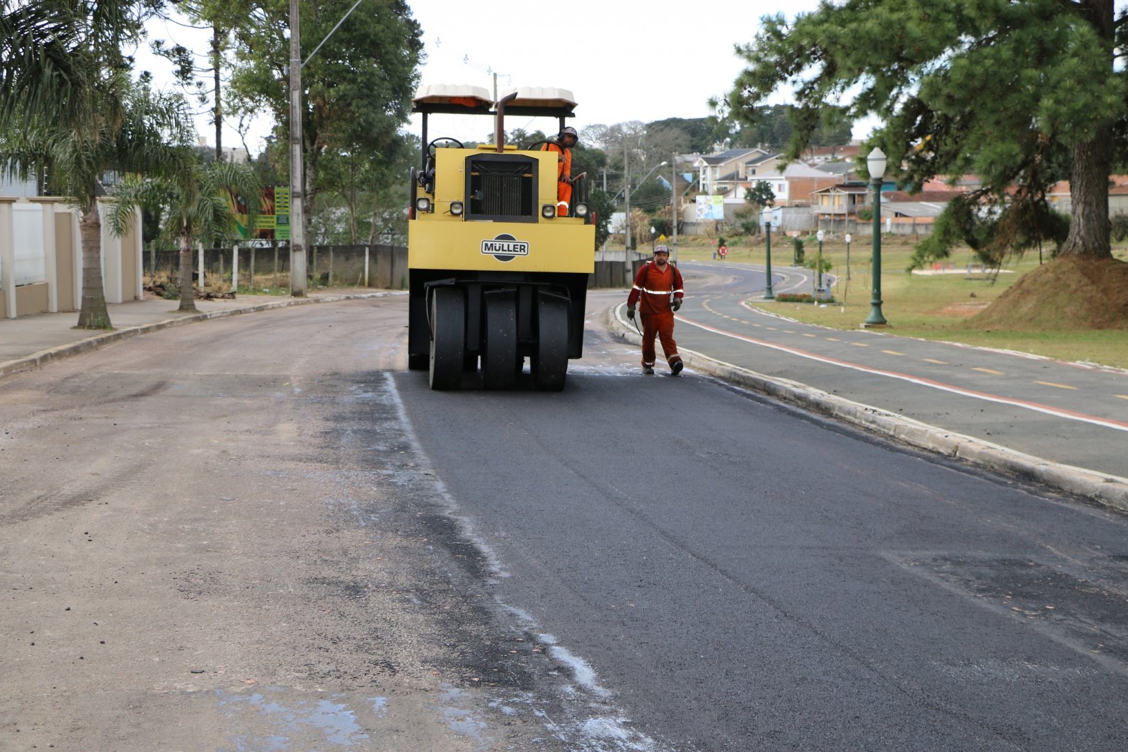 Avenida Vicente Fiorillo recebe obras de recuperação do asfalto