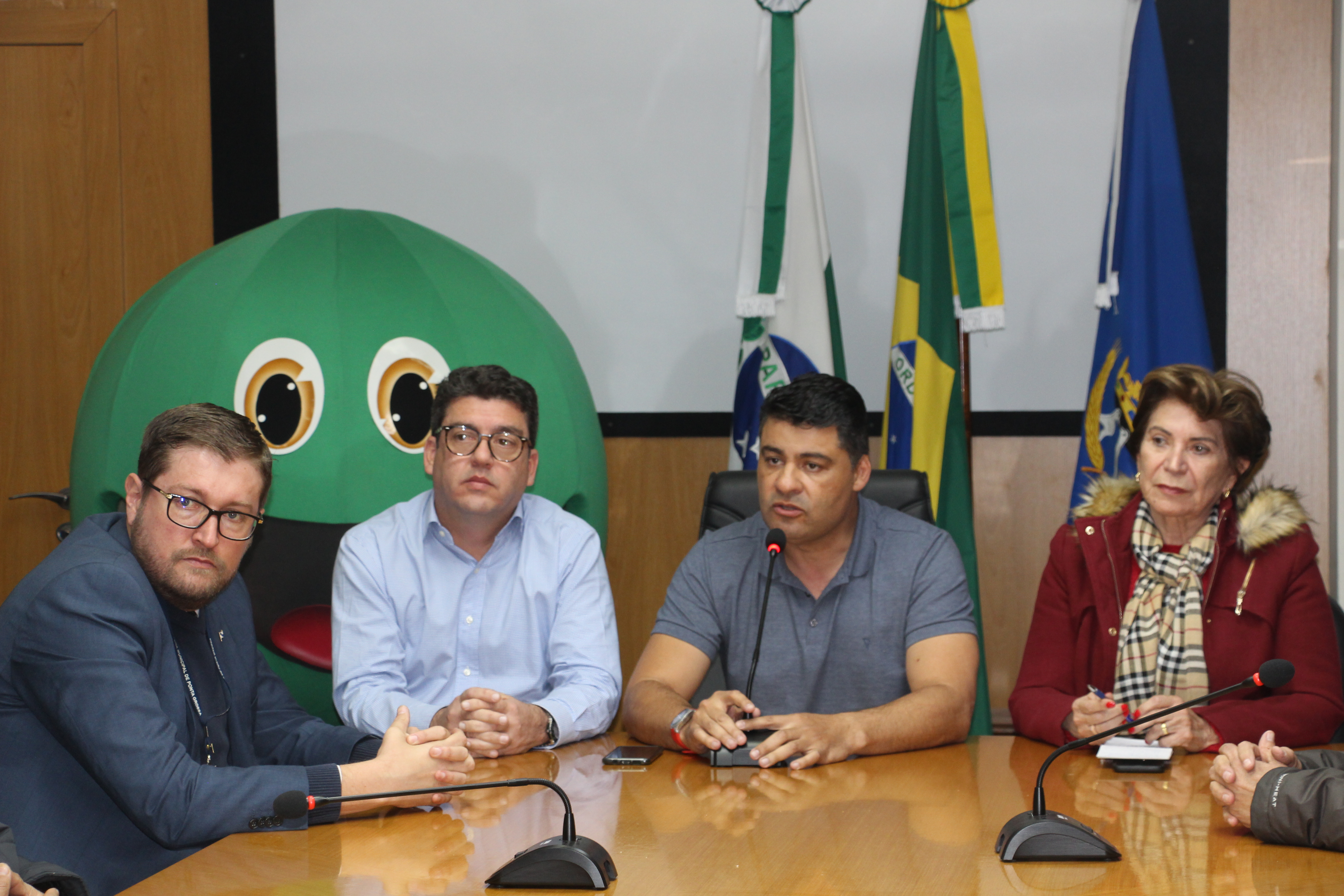 Rangel anuncia fim do Aterro do Botuquara após 50 anos