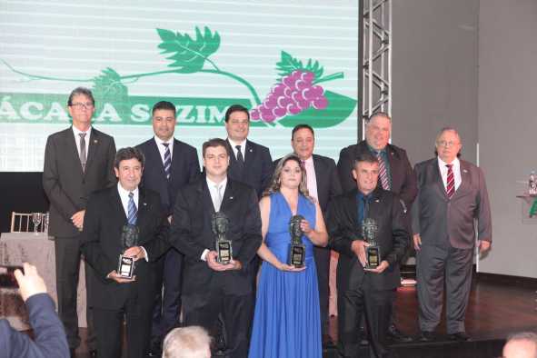 Prêmio Mérito Empresarial homenageia destaques em PG