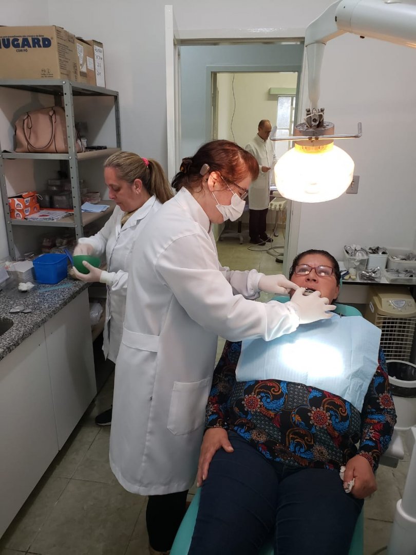 Saúde faz mutirão para confeccionar próteses dentárias em Castro