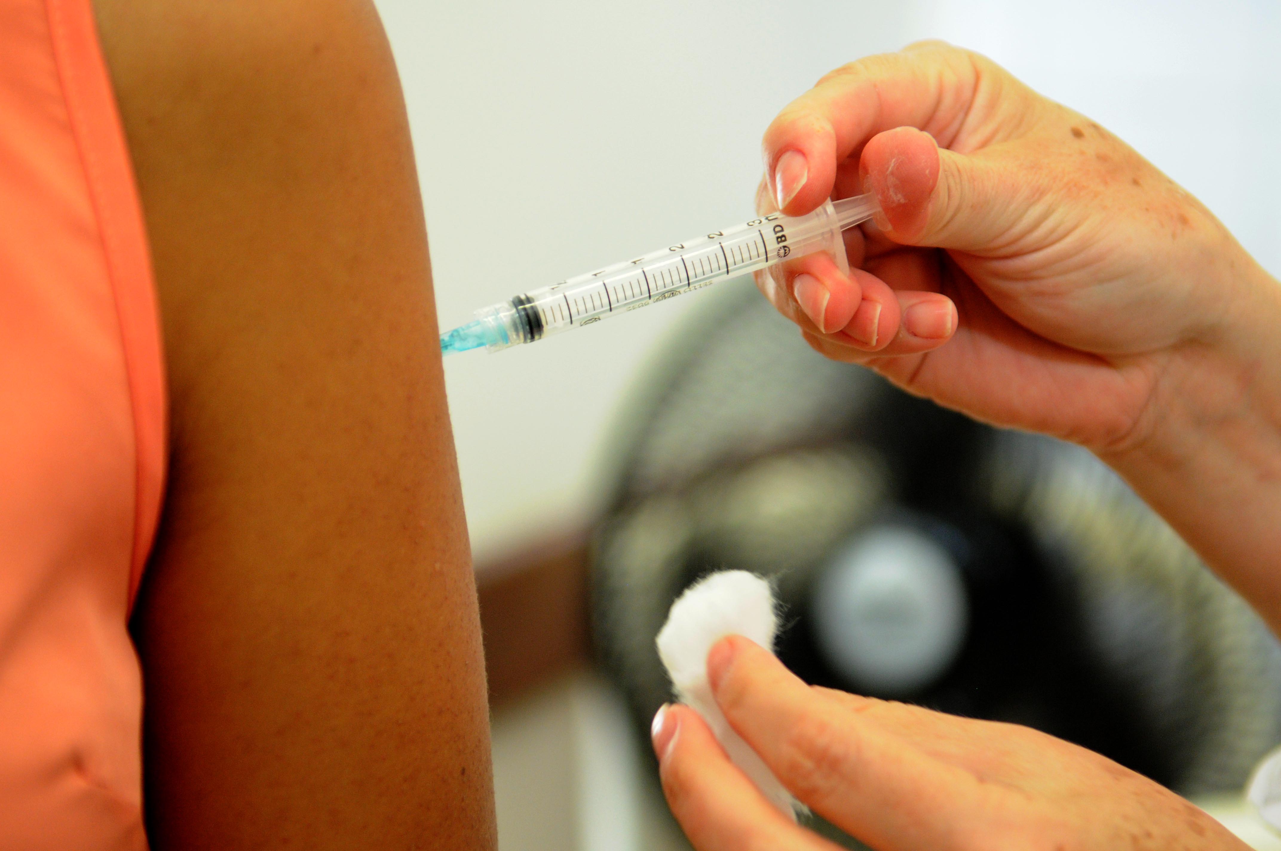 Brasil desenvolve duas vacinas contra Covid-19 com resultados promissores. Saiba mais