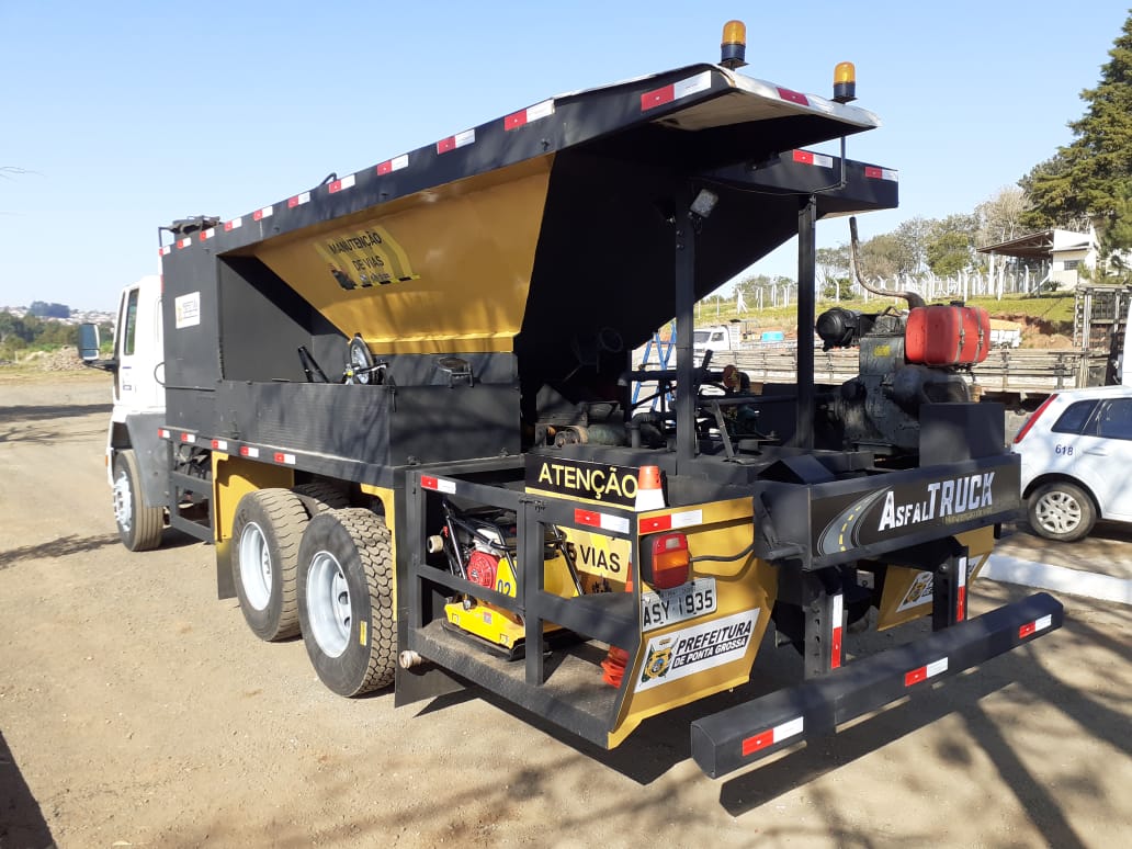 ‘Asfaltruck’: Caminhão adaptado concentra toda estrutura para manutenção de ruas em PG