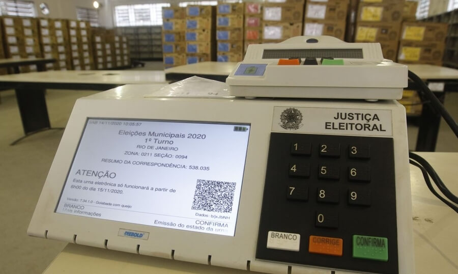 Mais de 147 milhões de brasileiros vão às urnas hoje