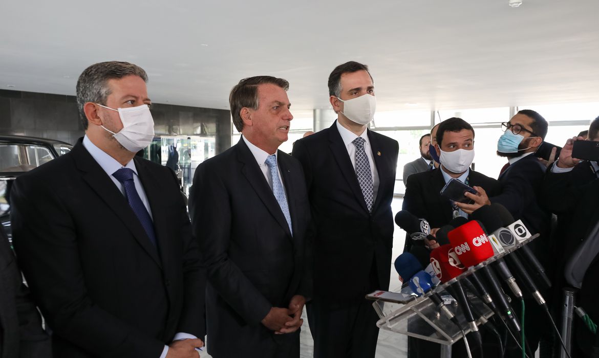 Bolsonaro, Lira e Pacheco reafirmam diálogo e defendem reformas e combate à pandemia