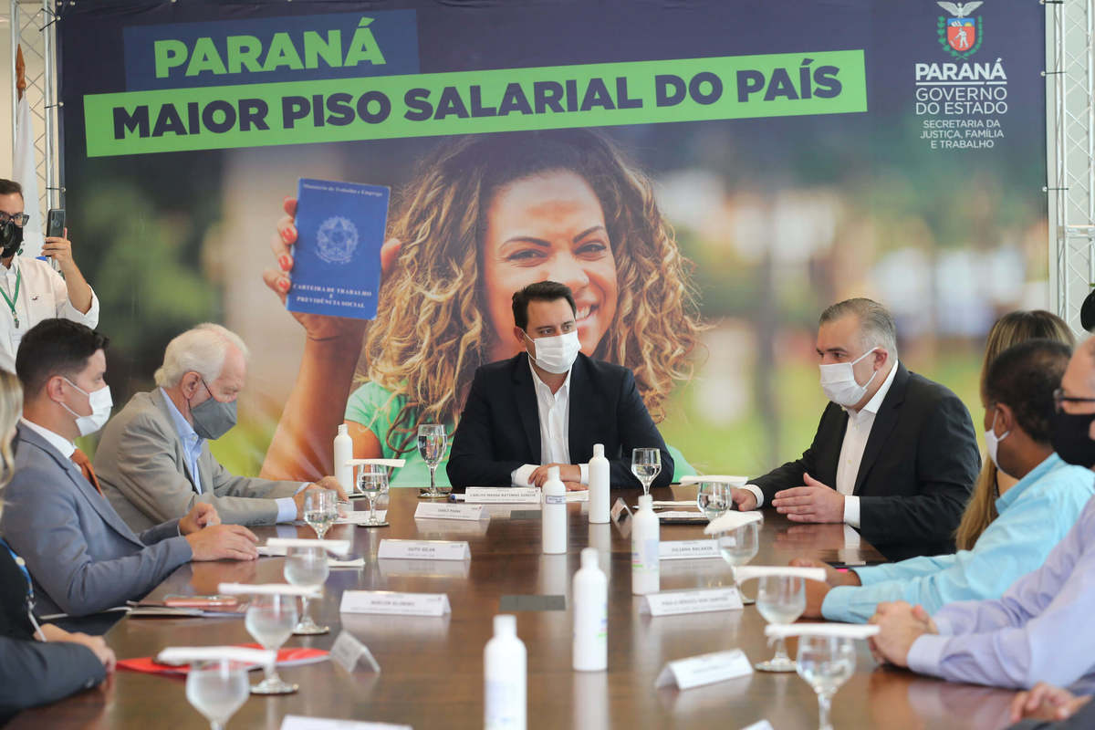 Governador ratifica novo salário mínimo regional do Paraná, o maior do País
