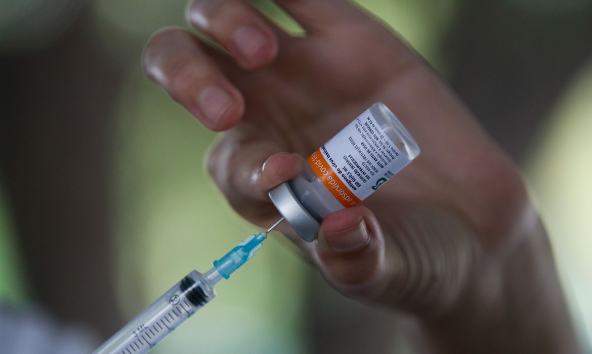 Anvisa garante que vacinas usadas no Brasil são seguras