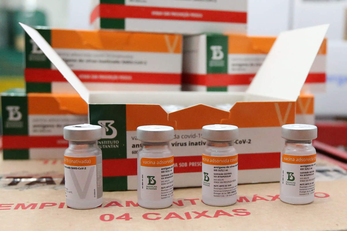 Nova remessa da Coronavac com 57,8 mil doses chega neste sábado no Paraná