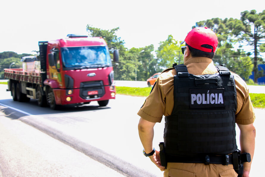 Polícia Rodoviária intensifica fiscalização nas estradas estaduais durante o feriado