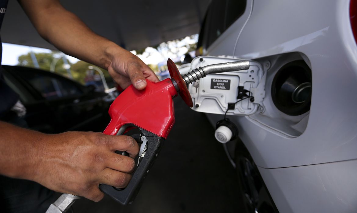 Preços da gasolina, diesel e gás aumentam hoje (6) nas refinarias