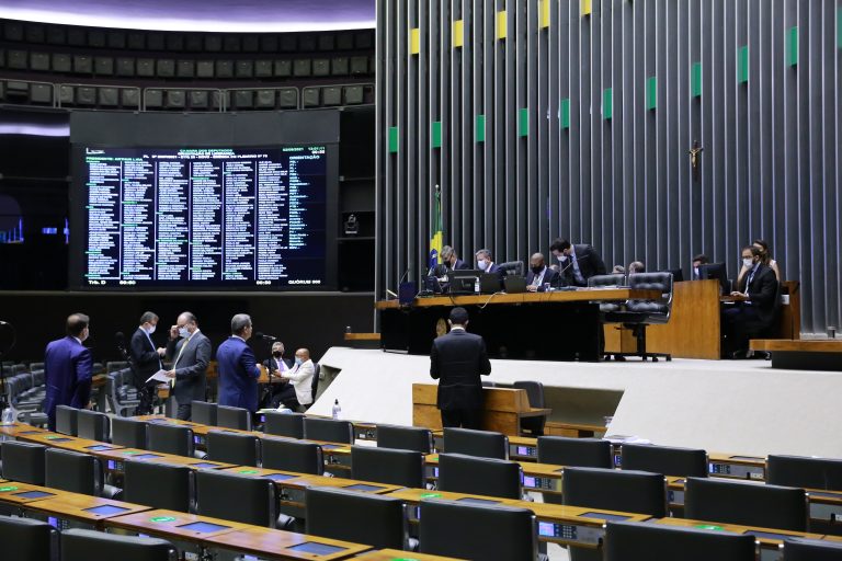 Câmara aprova mudança na regra de distribuição das “sobras” eleitorais