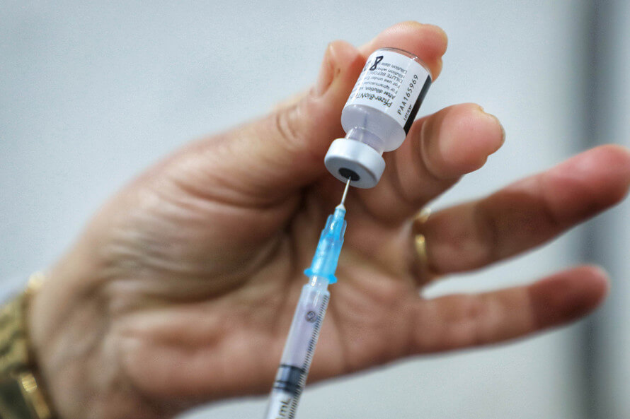 Prefeitura vacina 2ª dose de Astrazeneca e Pfizer na segunda-feira (13)