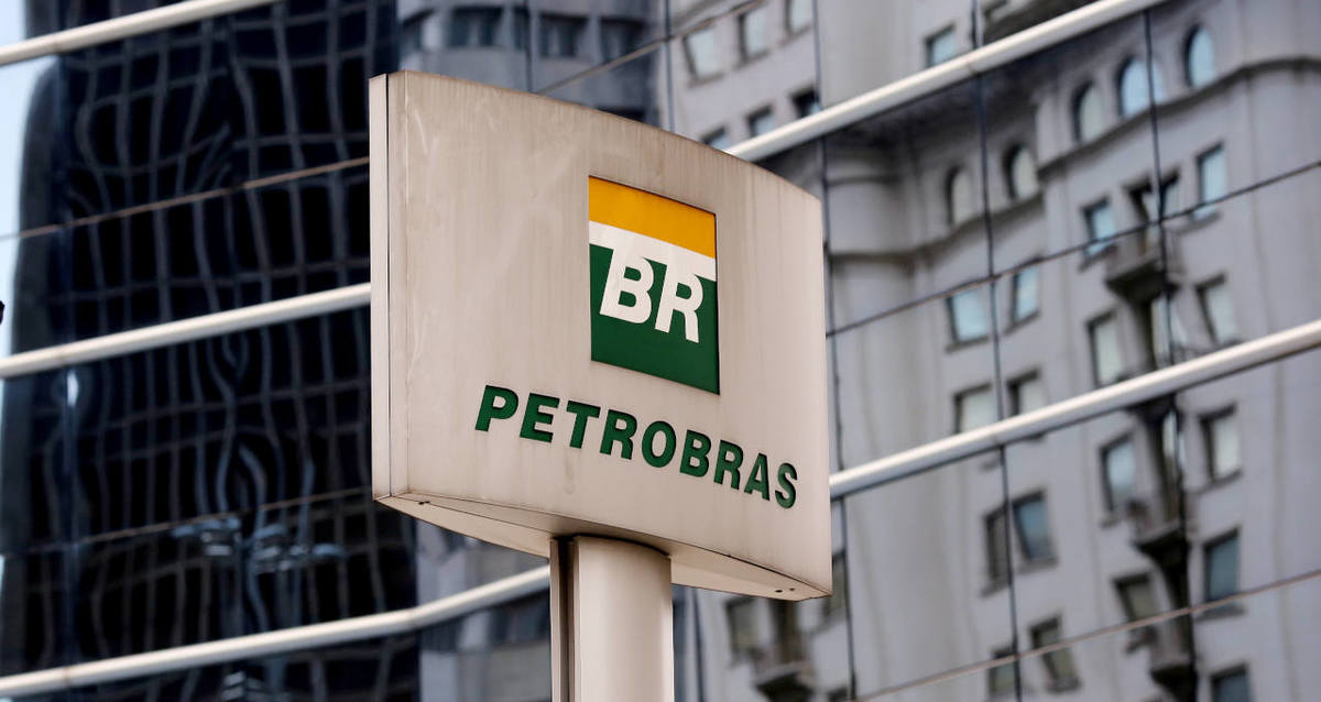 Petrobras anuncia reajuste de mais de 7% na gasolina e gás