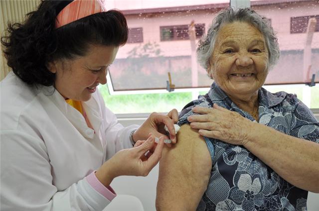 PG realiza nova etapa de vacinação contra Covid-19 para idosos