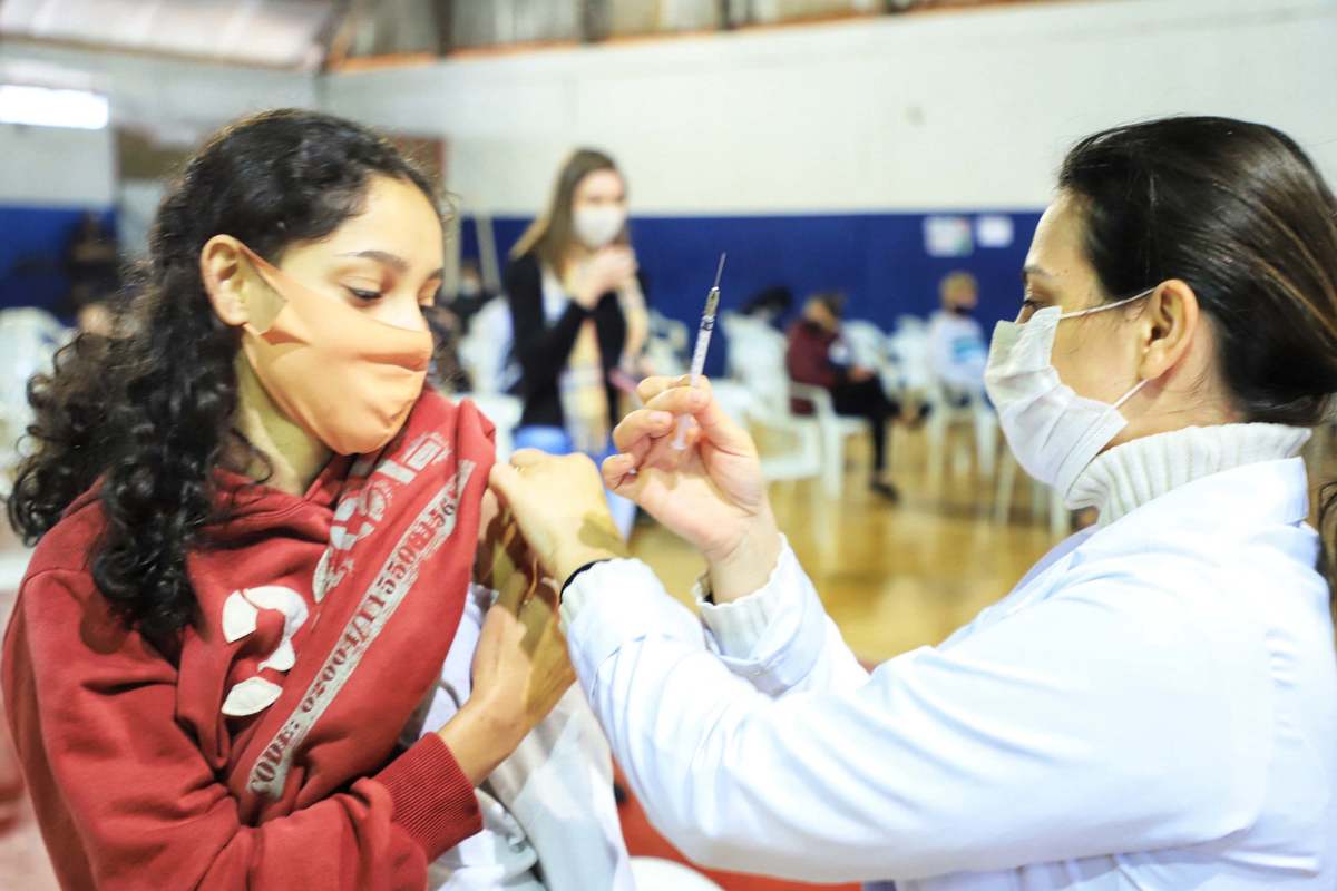 Paraná convoca população para o Dia D da Vacinação neste sábado (11)