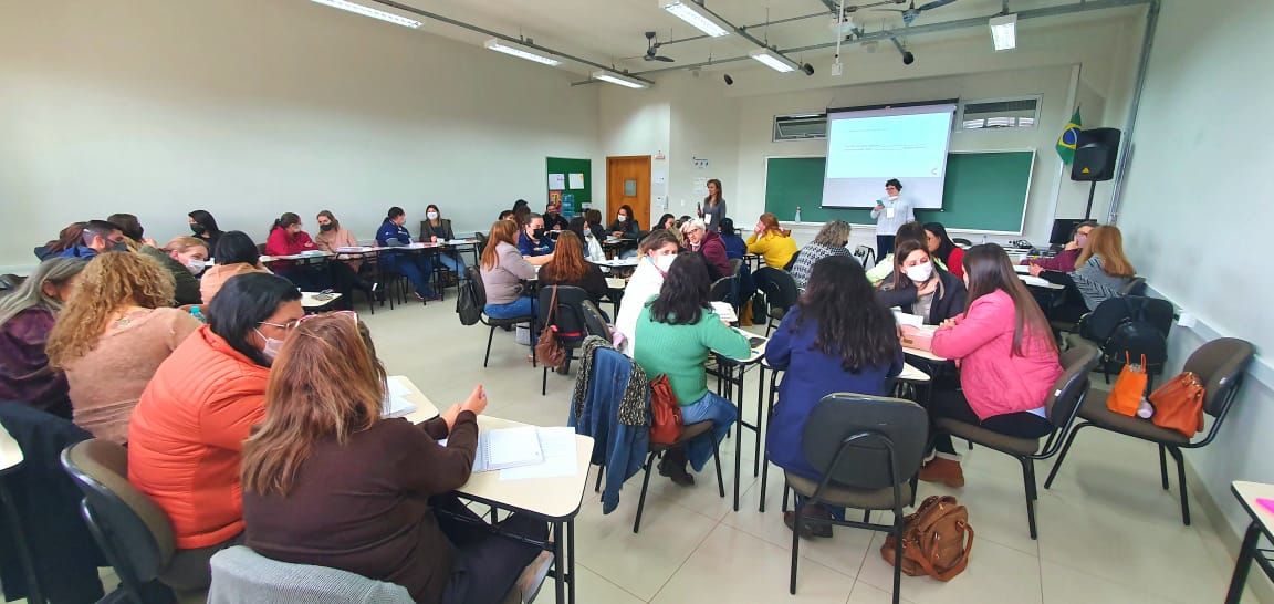 Diretores de Ponta Grossa e Castro se reúnem pela 'Equidade na Educação'