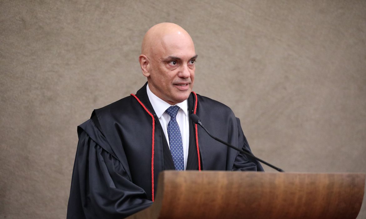 Ministro Alexandre de Moraes é empossado presidente do TSE