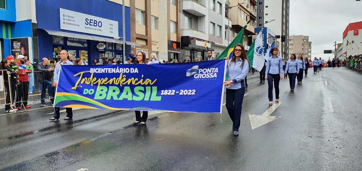 Ponta Grossa celebra os 200 anos de Independência com grande desfile