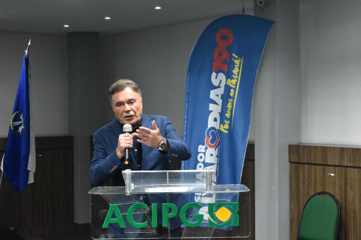 Comitê Eleitoral ouve propostas de Álvaro Dias