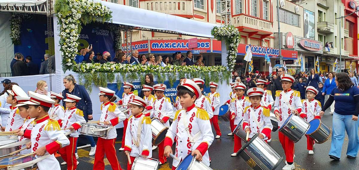 Ponta Grossa retoma desfile e comemora 199 anos de história