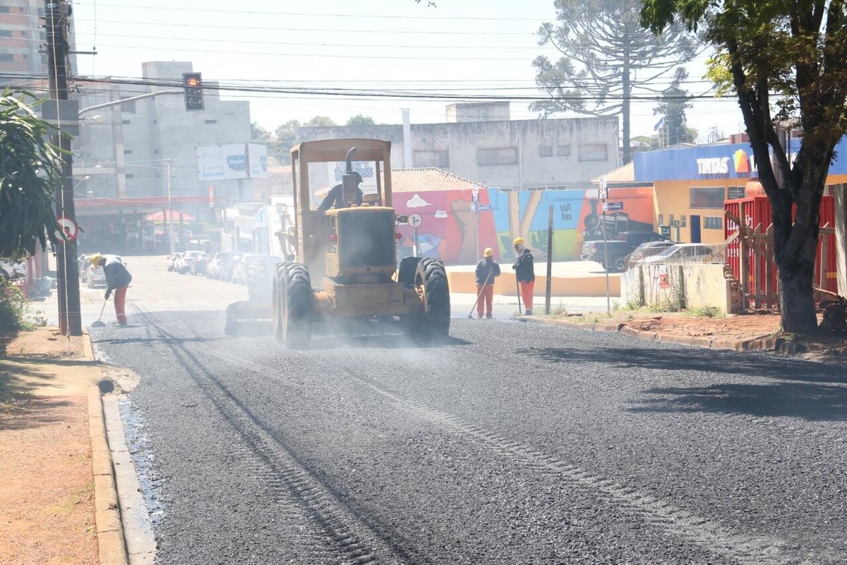 Obras de asfalto avançam em Oficinas e Vila Estrela