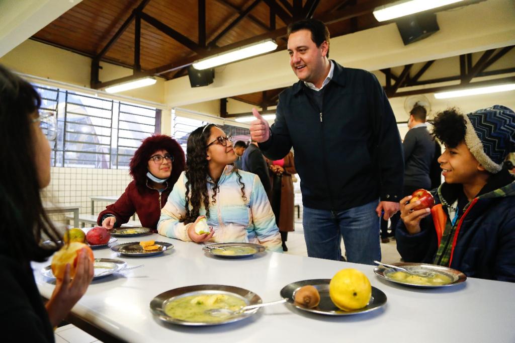 Paraná multiplica investimento e garante segurança alimentar dos estudantes